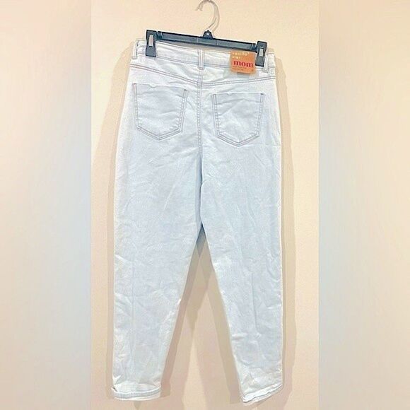 New Vanilla Star | Super High Rise Mom Jeans Tapered Distressed NWT 29/9 - Picture 2 of 5
